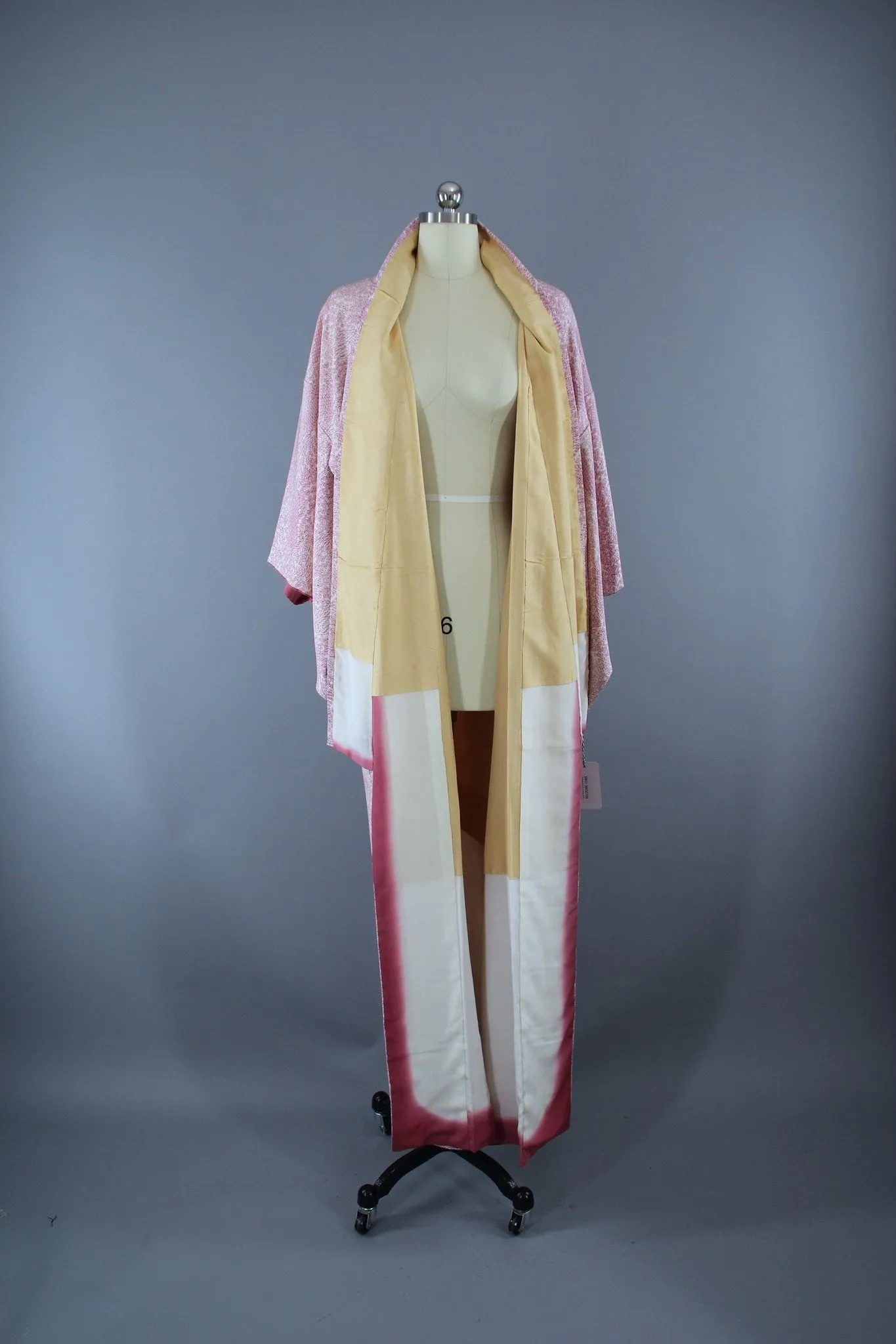 1950s Vintage Silk Kimono Robe / Pink Tiny Floral Print