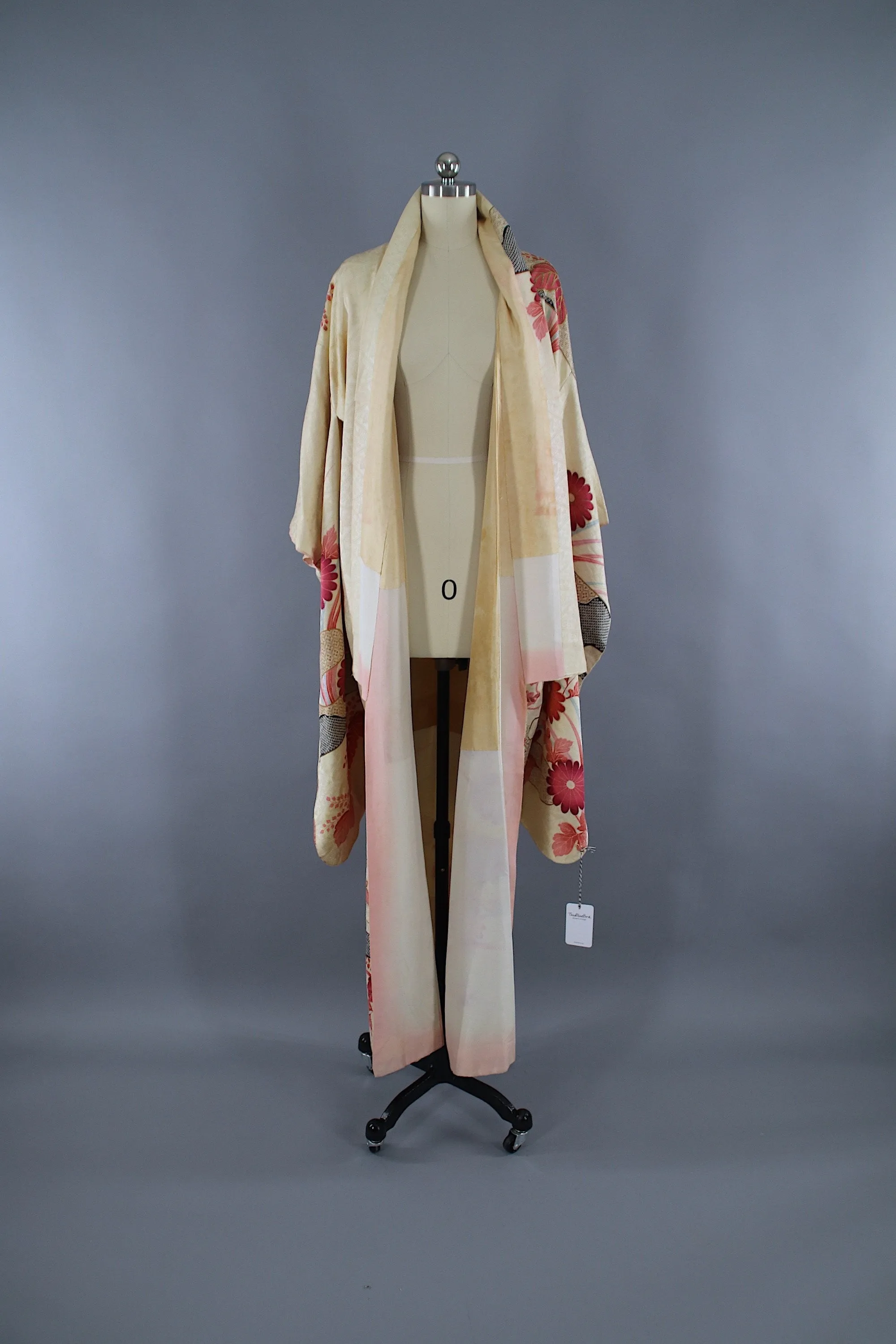 1960s Vintage Silk Kimono Robe / Ivory Pink Floral Furisode