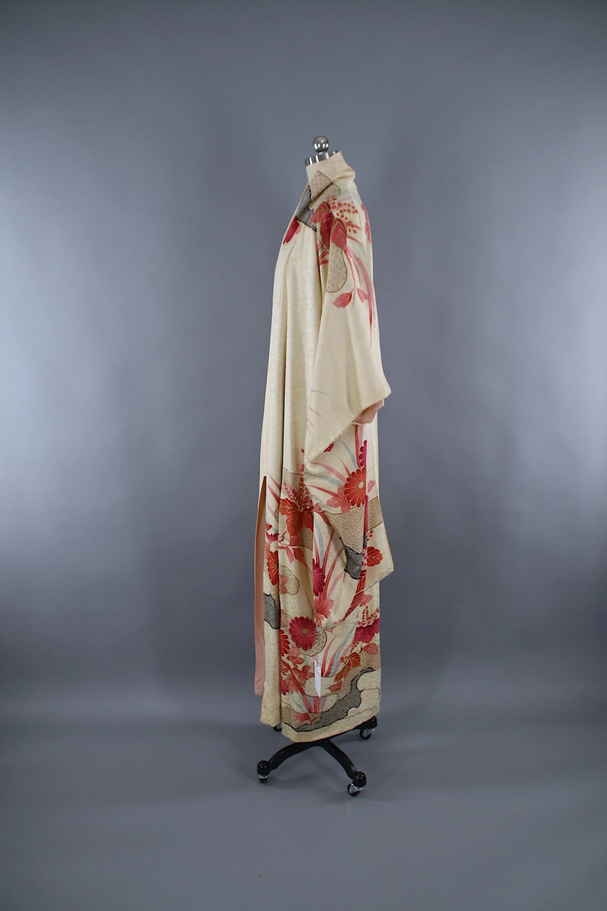 1960s Vintage Silk Kimono Robe / Ivory Pink Floral Furisode