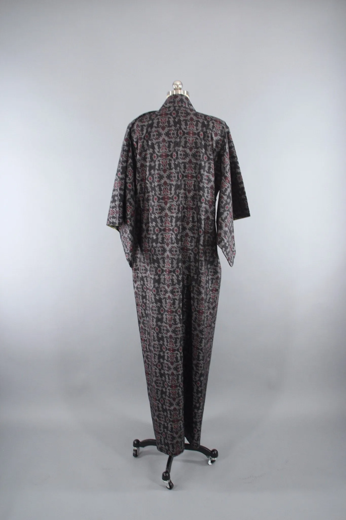 1970s Vintage Kimono Robe with Black & Red Dotted Pattern