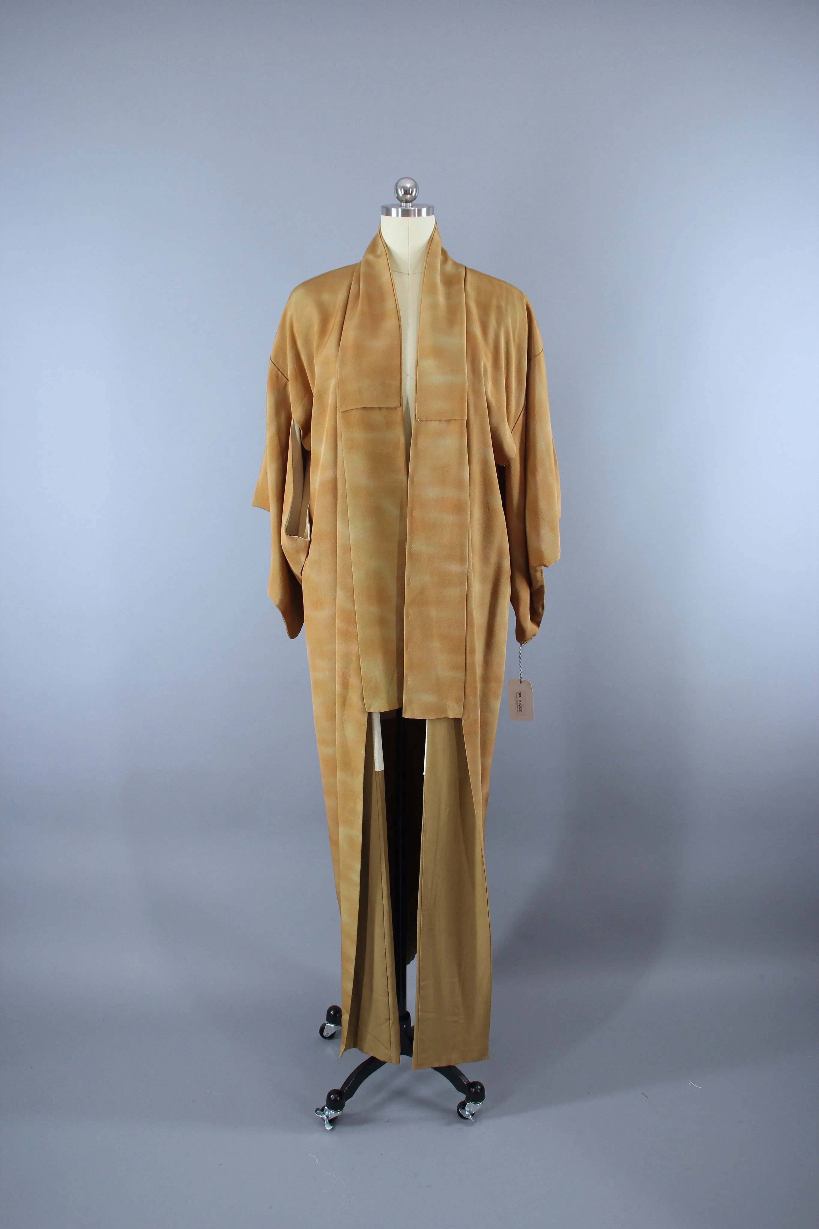1970s Vintage Silk Kimono Robe / Light Brown Ombre