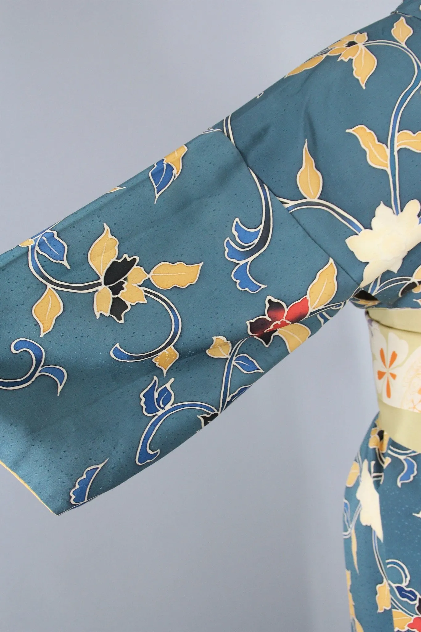 1970s Vintage Silk Kimono Robe with Teal Blue Floral Print