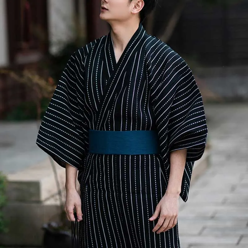 Black Kimono Cosplay