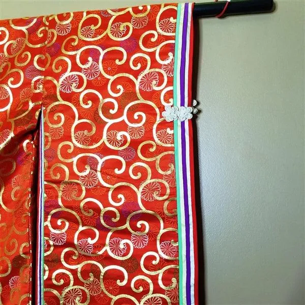 "Arabesque on Red" Vintage Wedding Kimono (Kakeshita)