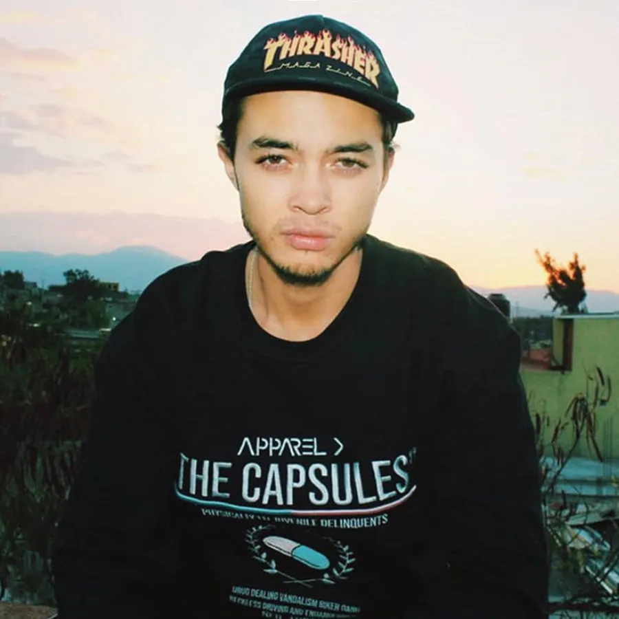 "THE CAPSULES" PULLOVER BLACK