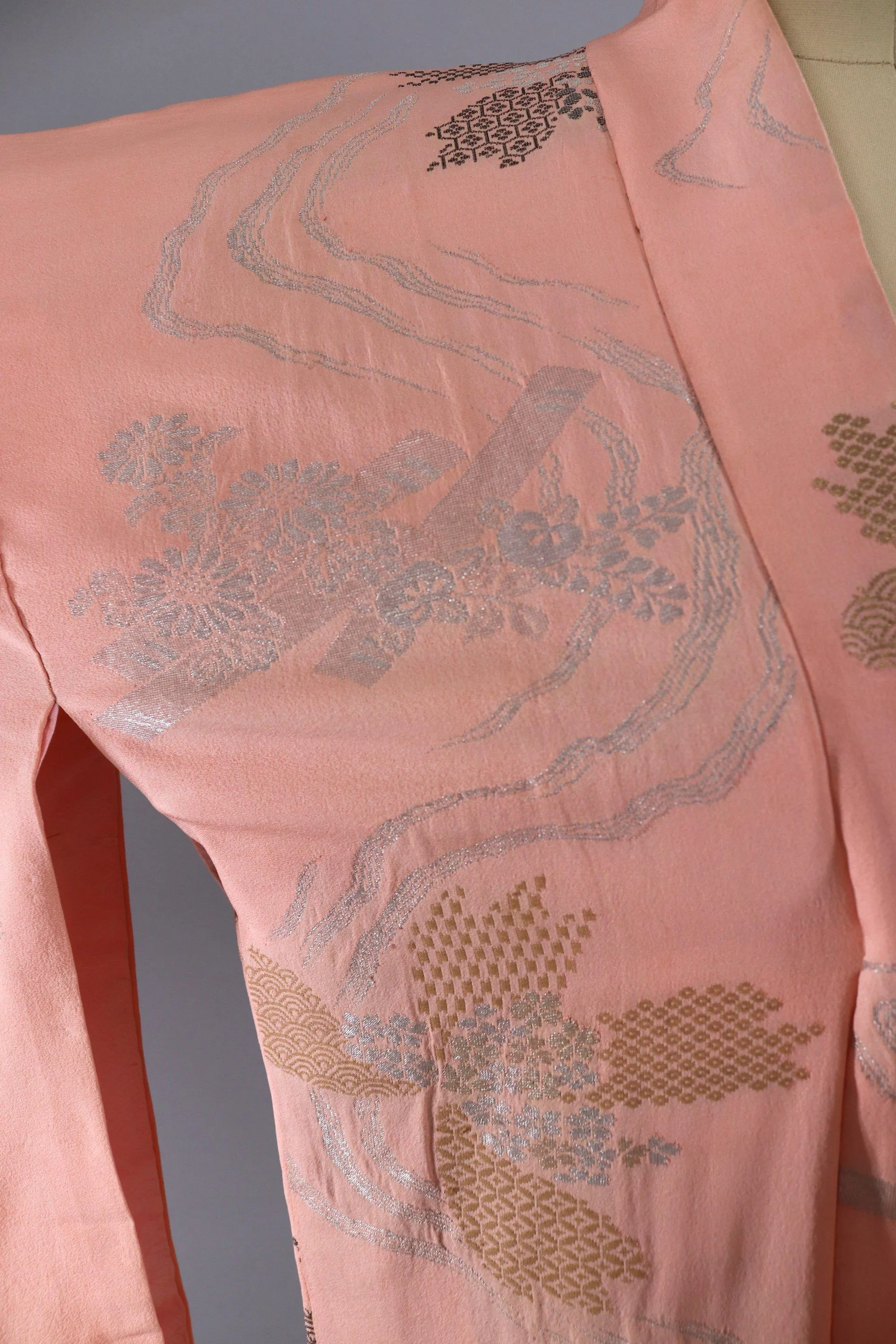Vintage Silk Kimono Cardigan / Pastel Pink Silver Floral Embroidery